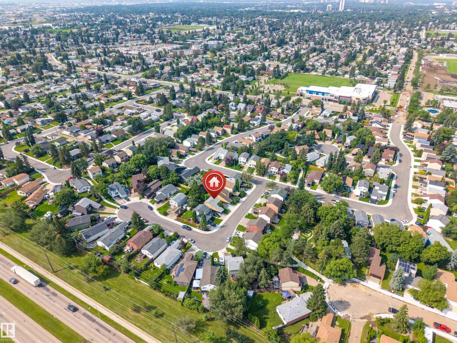 9245 54 ST NW - 54