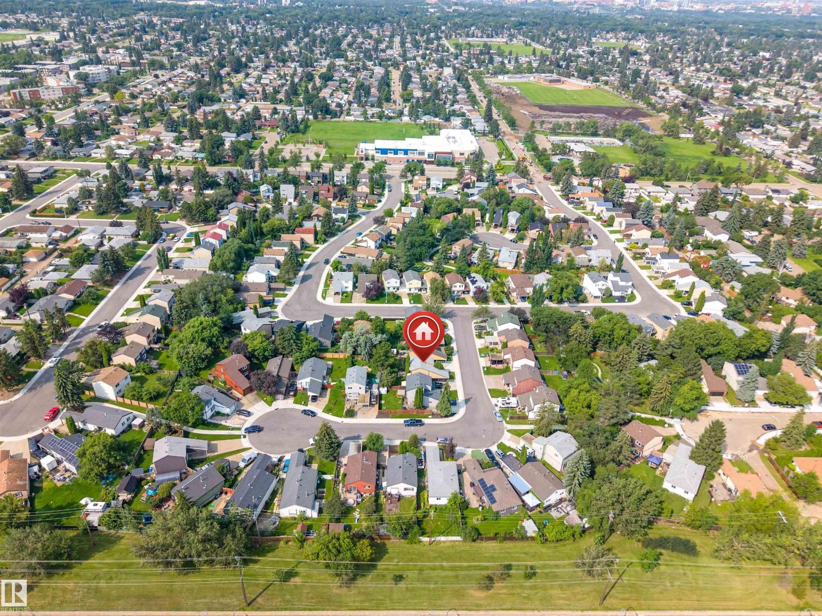 9245 54 ST NW - 56