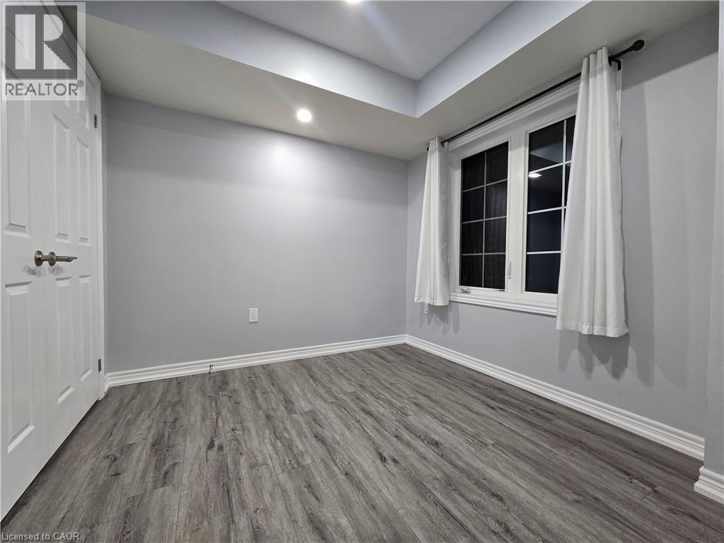 404 LINDEN Drive — photo 2