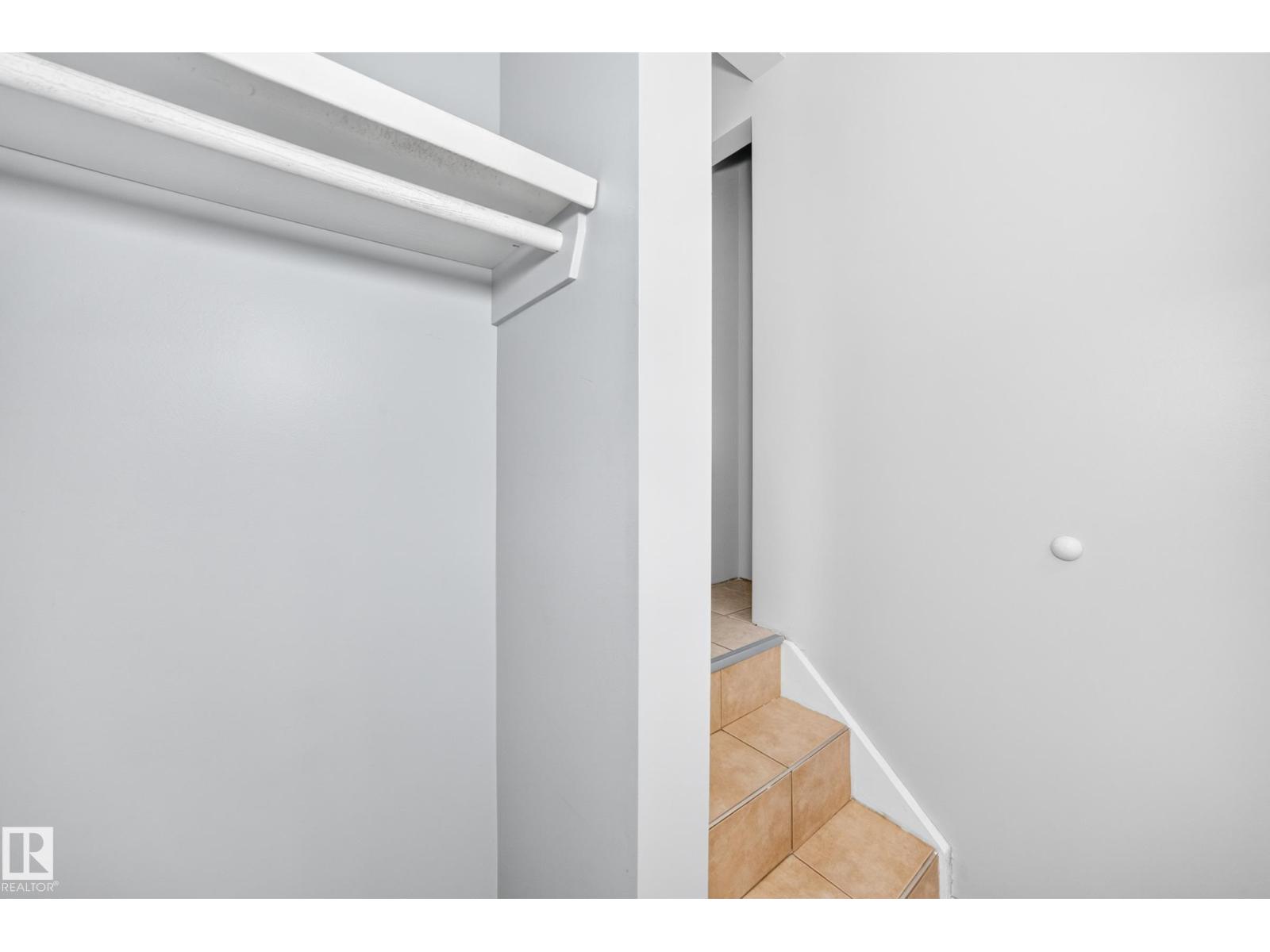 13923 70 ST NW - 33