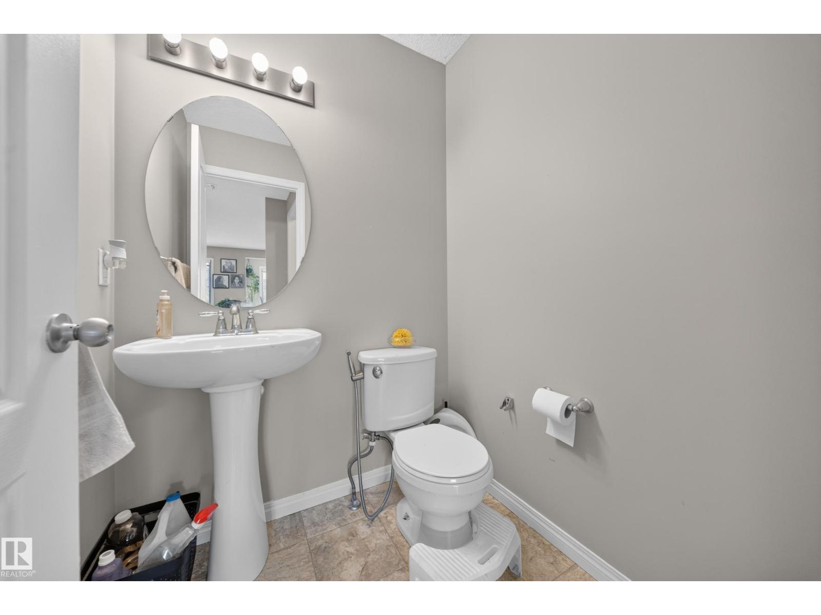 1927 51 Street SW - 10