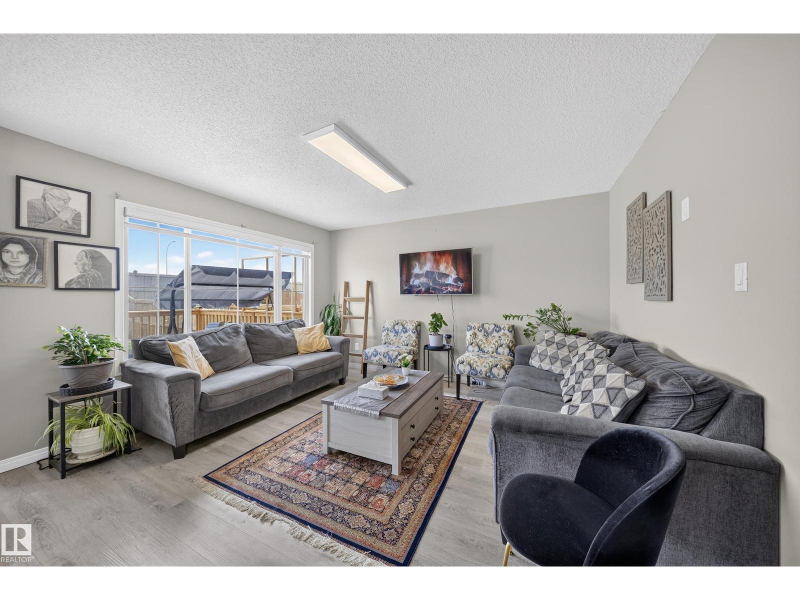 1927 51 Street SW - 14