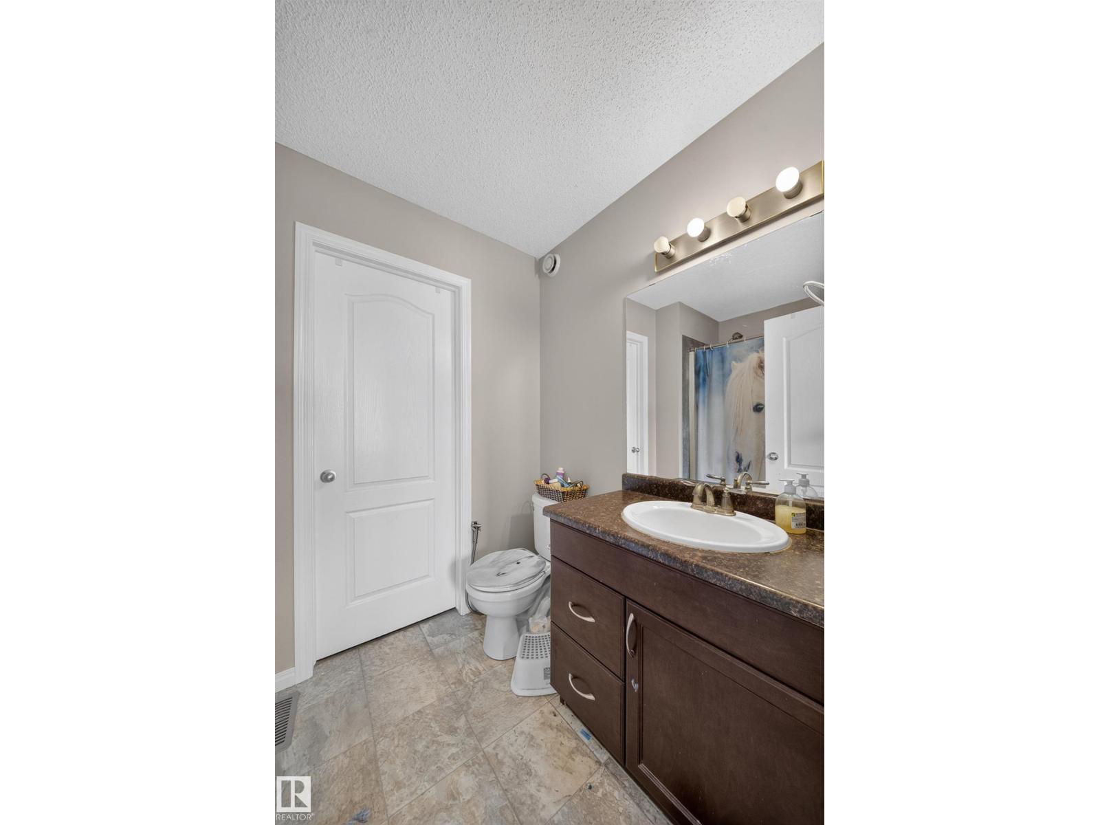 1927 51 Street SW - 35
