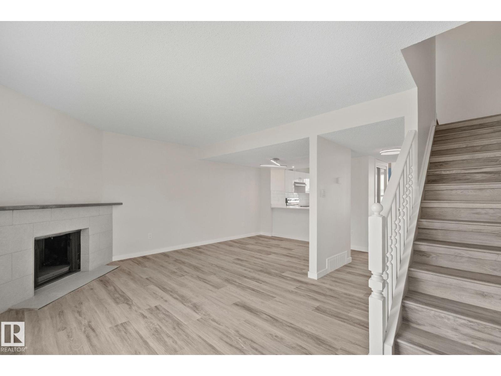 16525 100 ST NW - 11