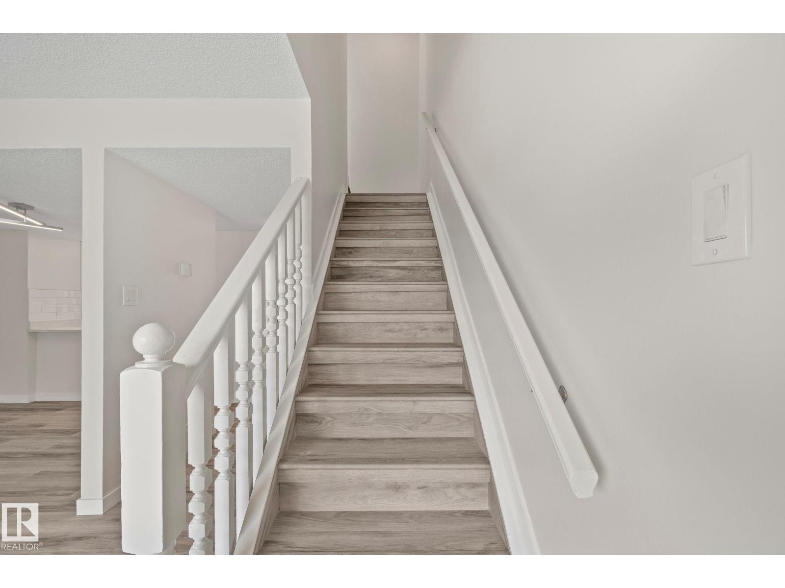 16525 100 ST NW - 12