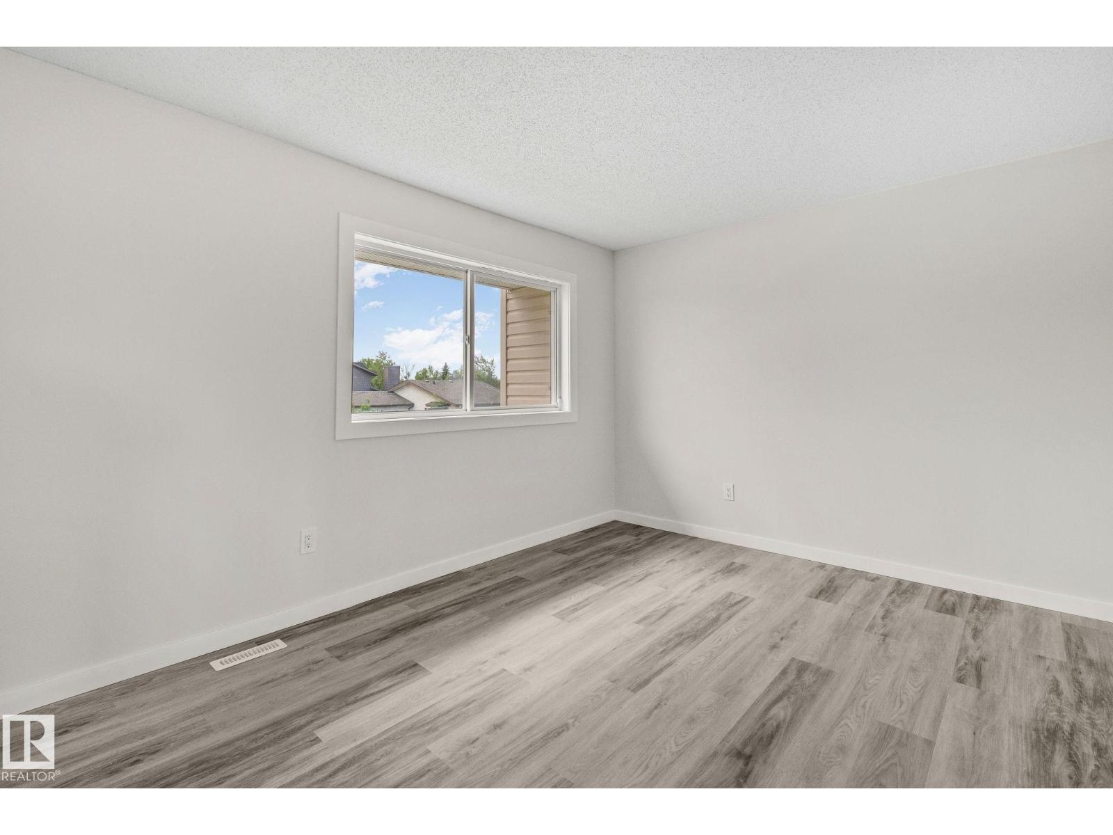 16525 100 ST NW - 14