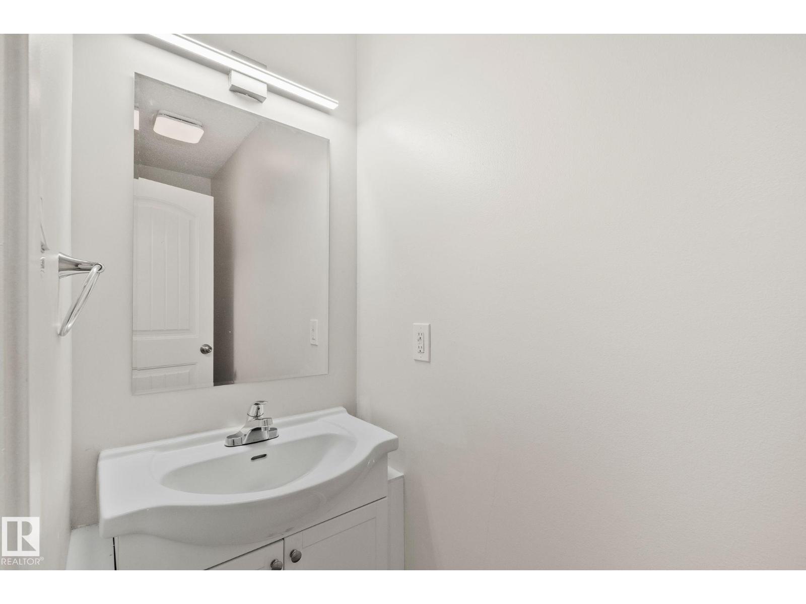 16525 100 ST NW - 8