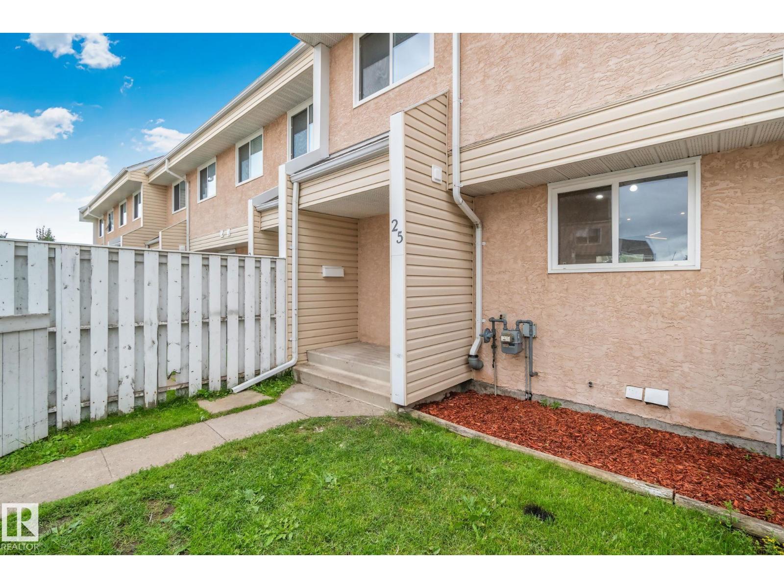 16525 100 ST NW - 26