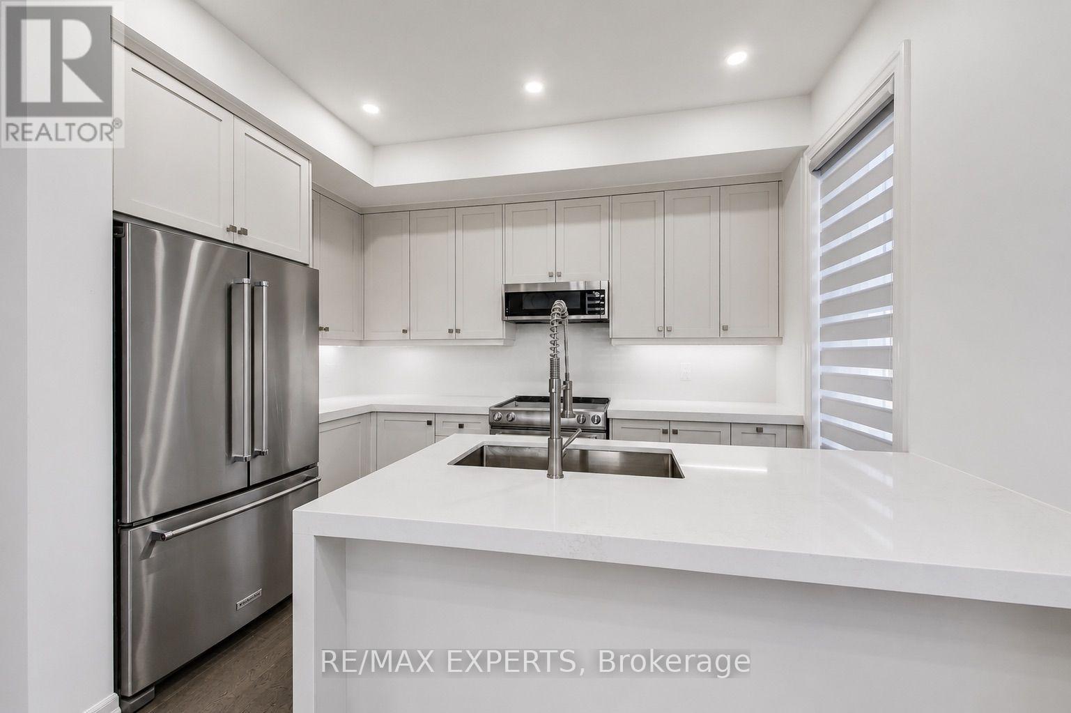 2285 MAJOR MACKENZIE DRIVE W - 17