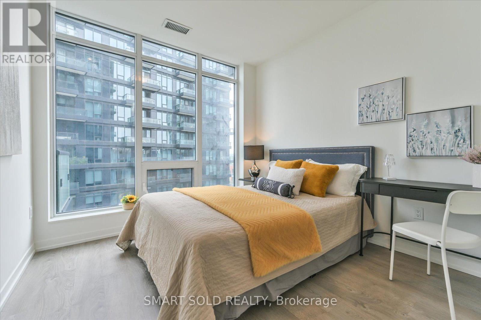 #909E 8868 YONGE STREET - 8