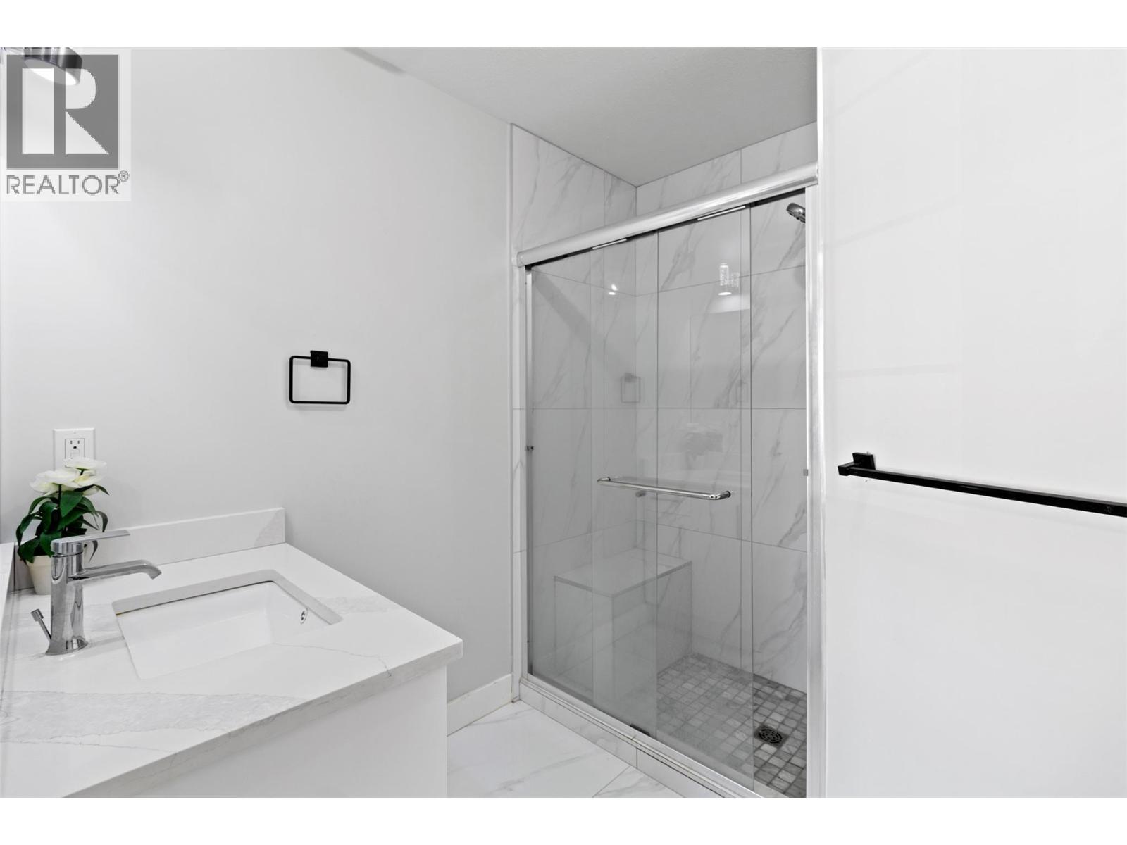 2134 BLACKWELL Avenue - 20