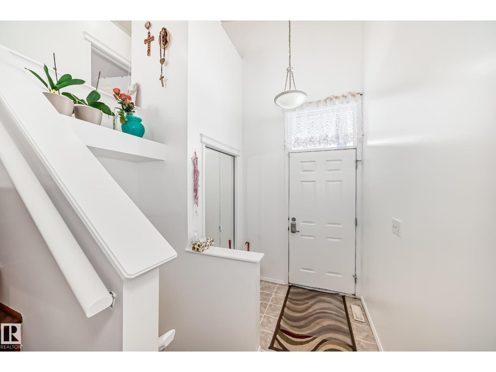 15112 139 ST NW - 3