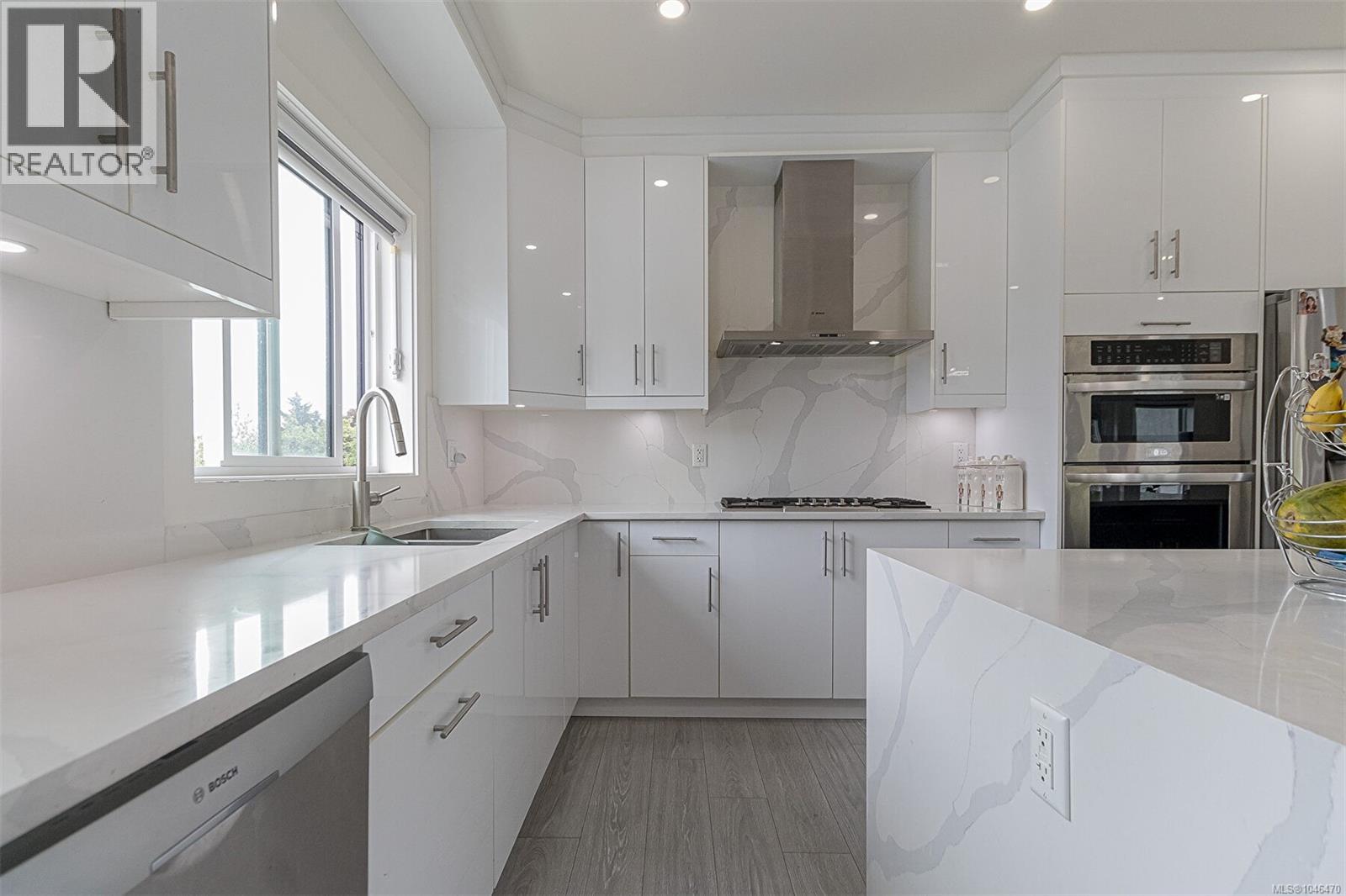 83 Crease Ave - Image 11