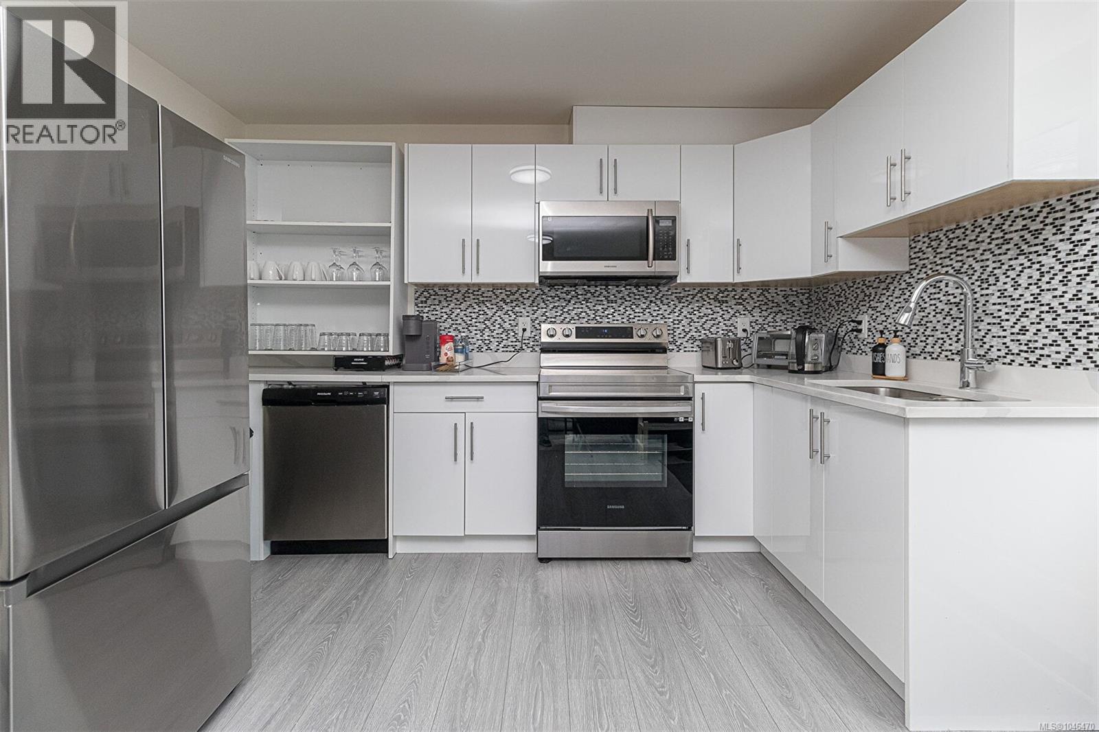83 Crease Ave - Image 27