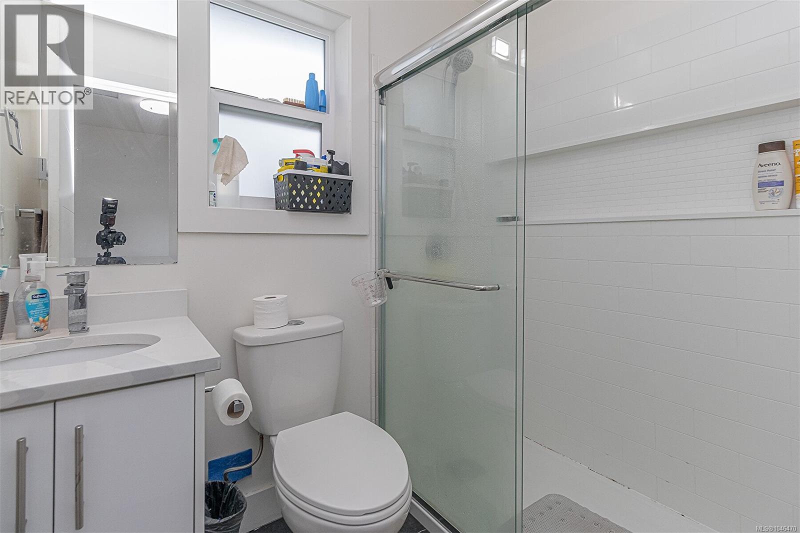 83 Crease Ave - Image 44