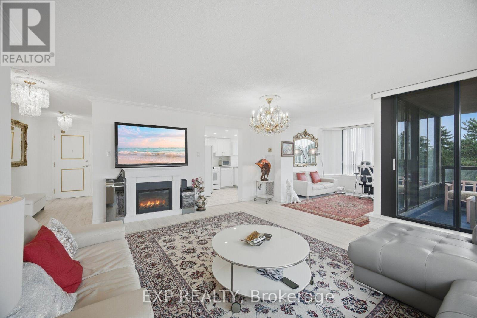#410 7440 BATHURST STREET - 11