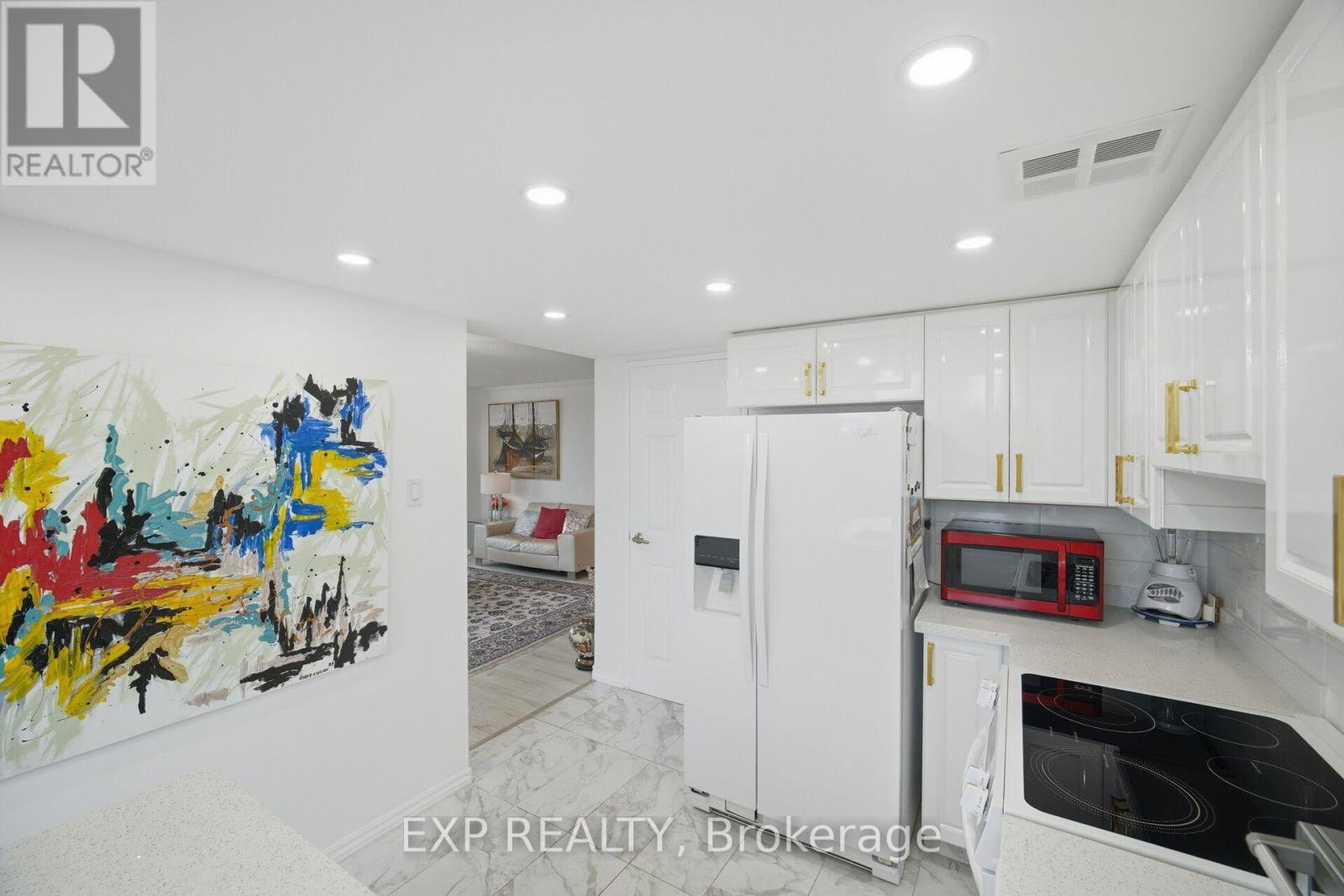 #410 7440 BATHURST STREET - 15