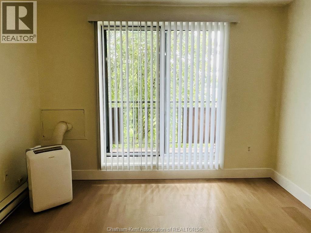 #406 130 PARK AVENUE East - 17