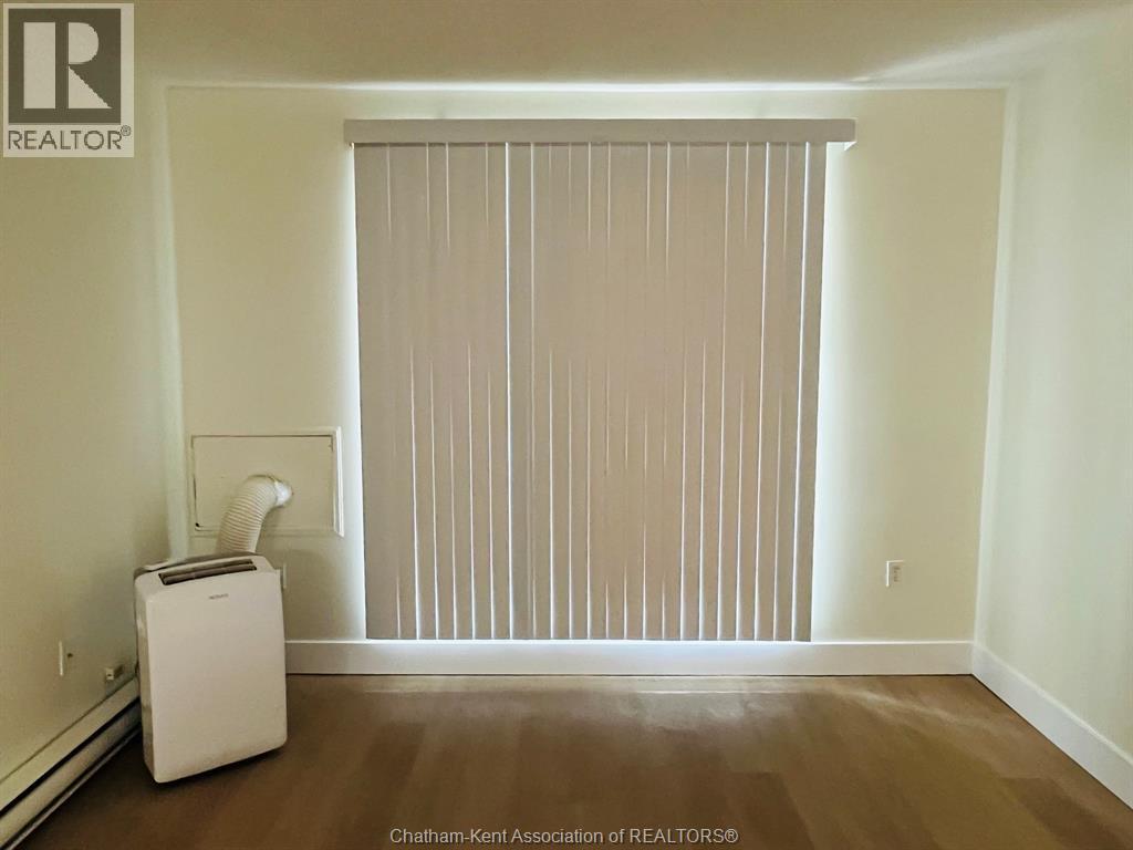 #406 130 PARK AVENUE East - 18