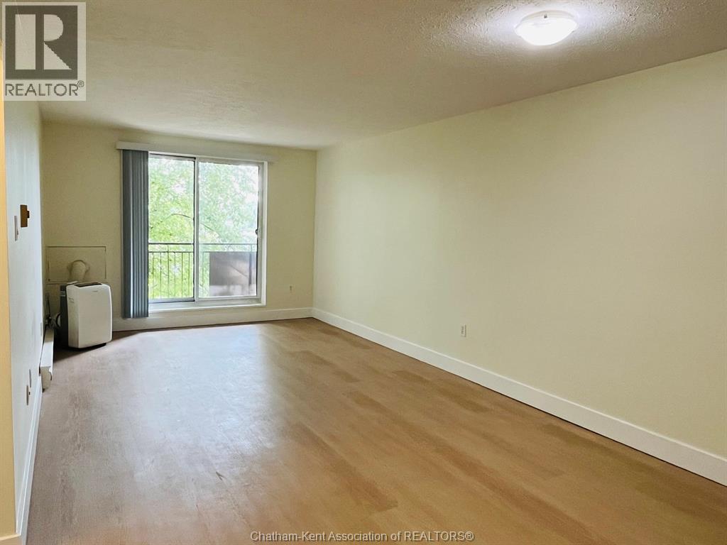 #406 130 PARK AVENUE East - 15