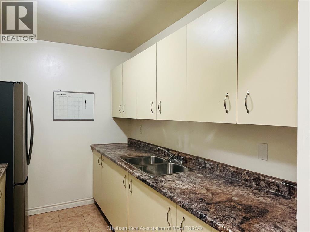 #406 130 PARK AVENUE East - 26