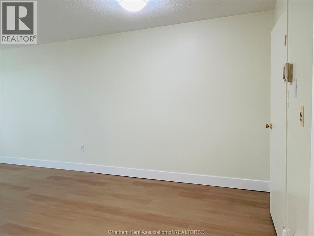 #406 130 PARK AVENUE East - 22