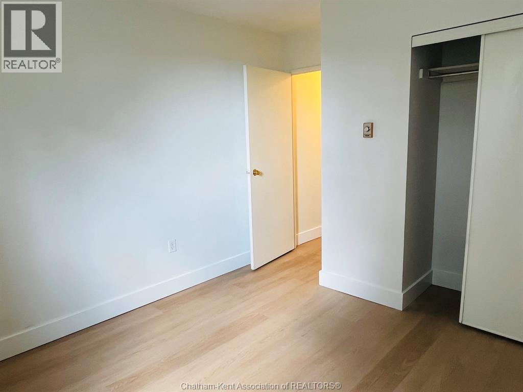 #406 130 PARK AVENUE East - 38