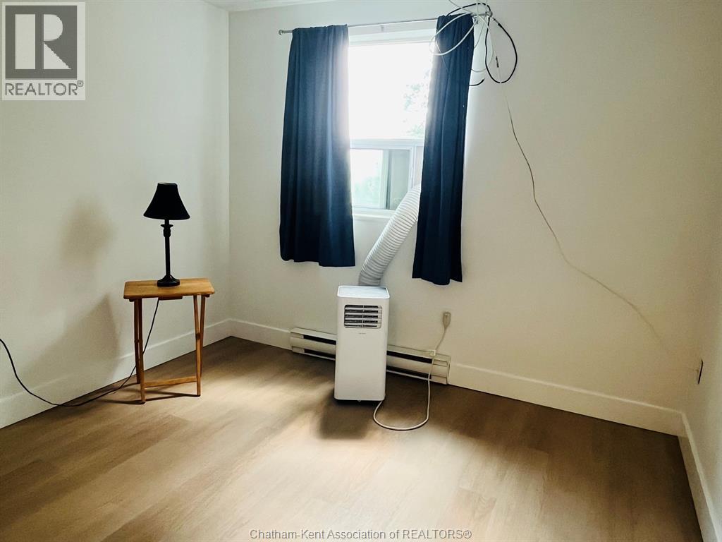 #406 130 PARK AVENUE East - 35