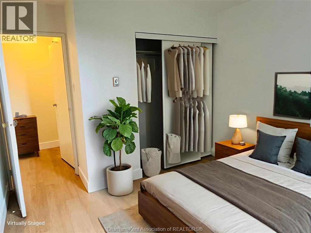 #406 130 PARK AVENUE East - 36