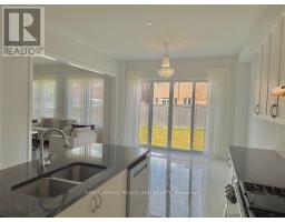12 Sikura Circle, Aurora, ON L4G3Y8 Photo 9
