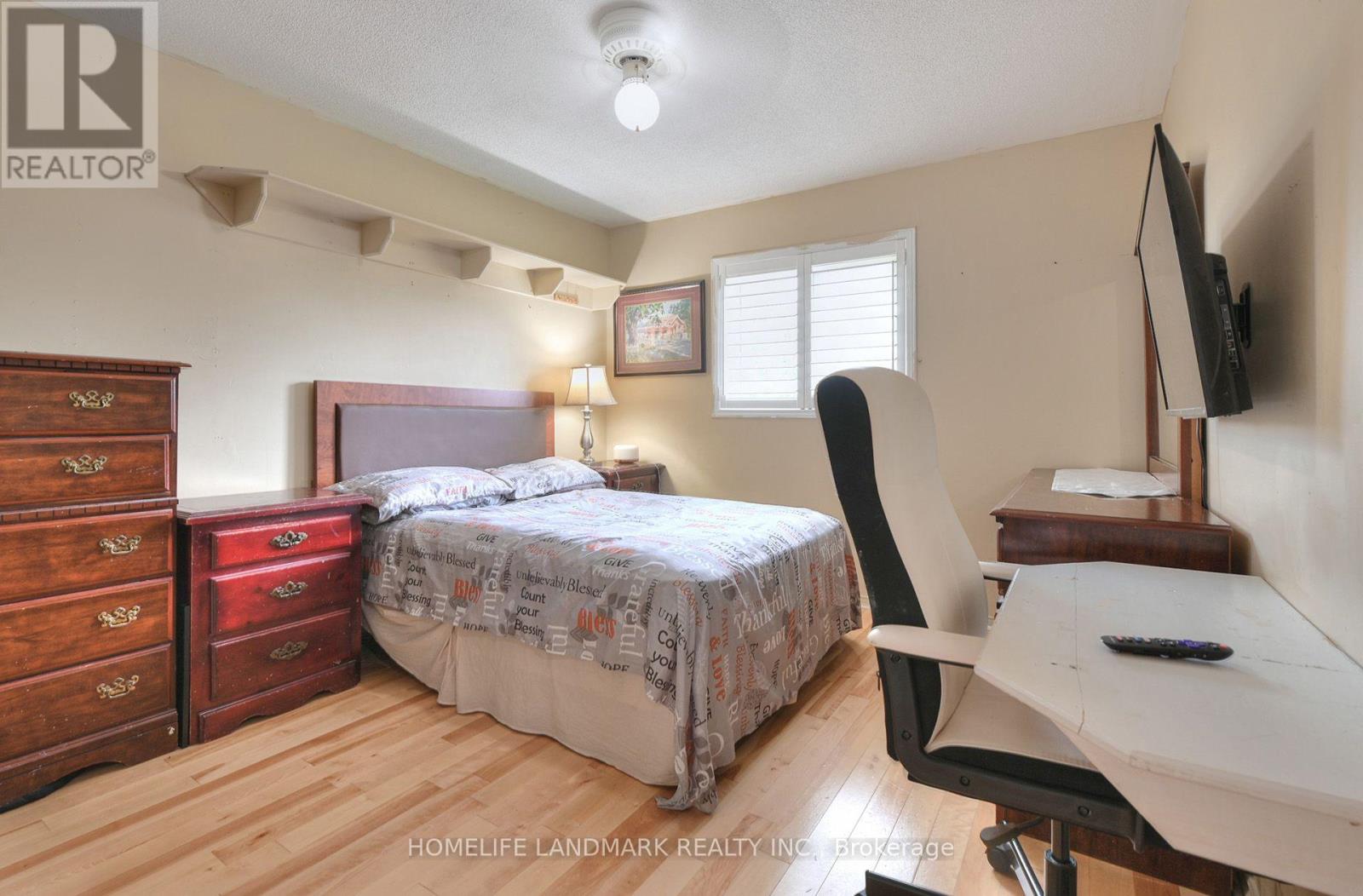 132 MUIRLAND CRESCENT - 21