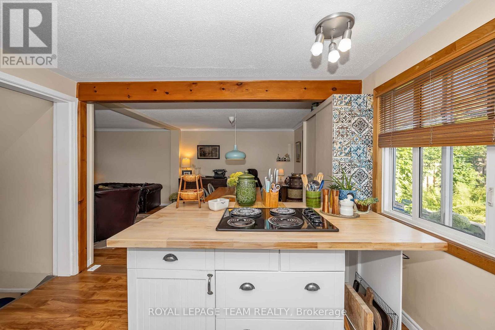 #F 1516 BEAVERPOND DRIVE - 18