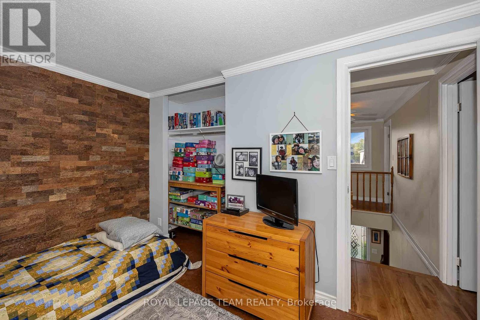 #F 1516 BEAVERPOND DRIVE - 24