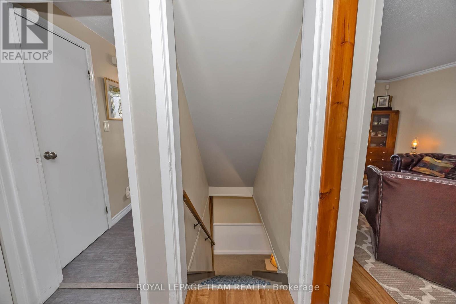 #F 1516 BEAVERPOND DRIVE - 30