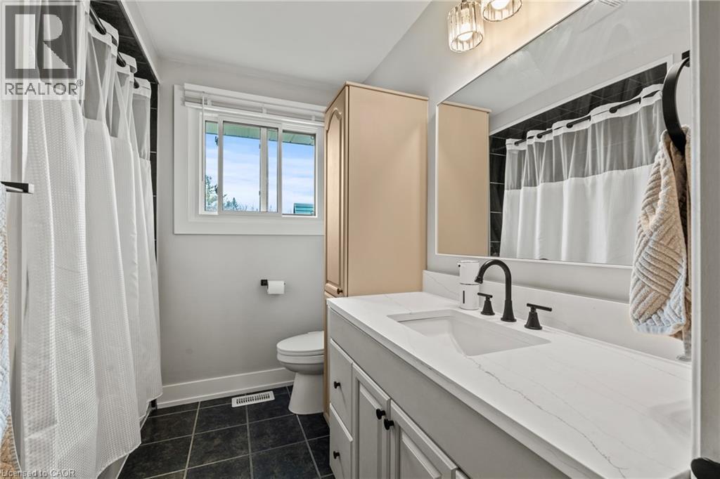 5090 BLACKHEATH Road - Image 23