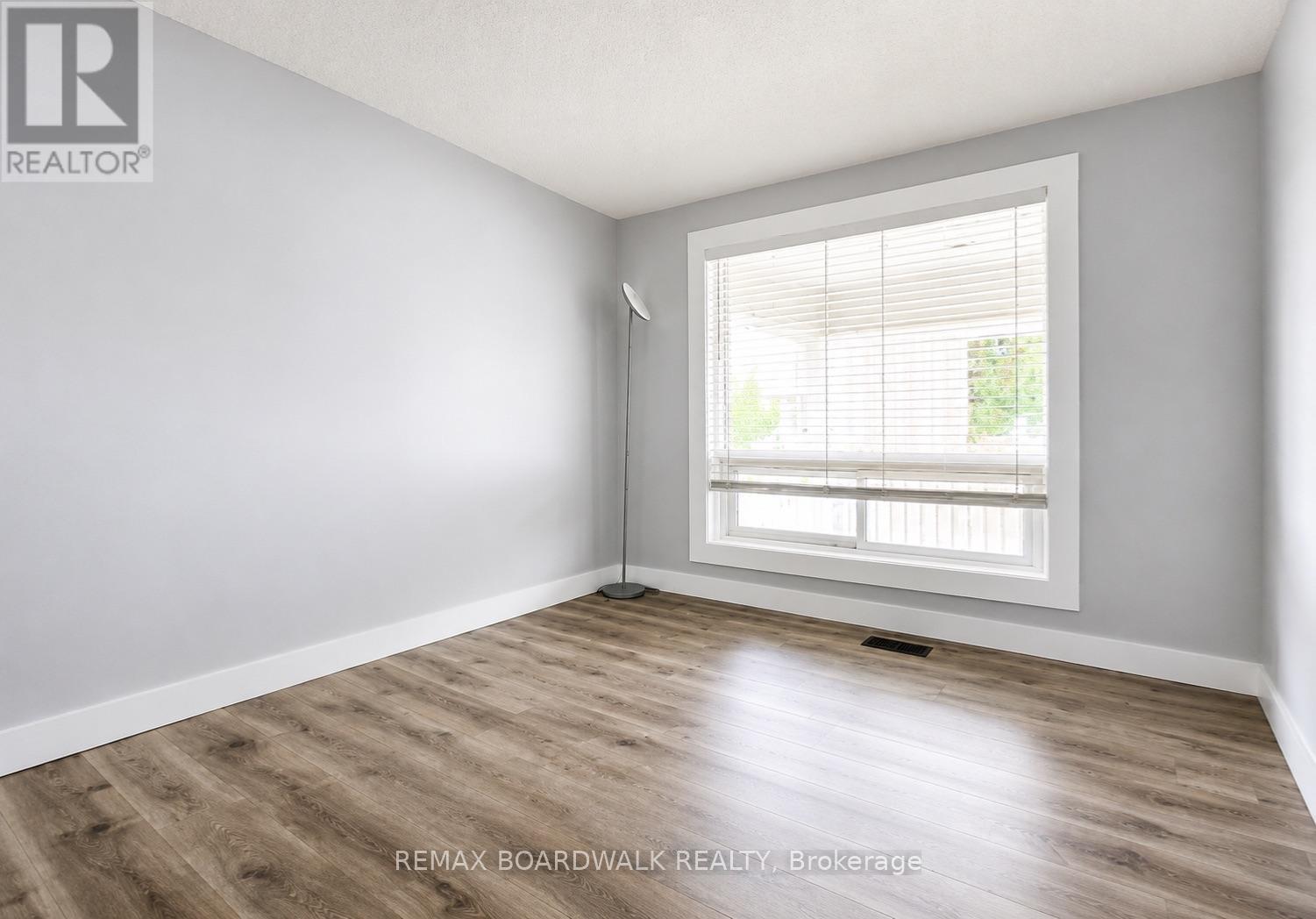 3 Bed, 1 Bath Multi-Family for Rent in Ottawa – 1 – 332 SHAKESPEARE STREET, Ottawa – MLS# X13655146 - Image 12
