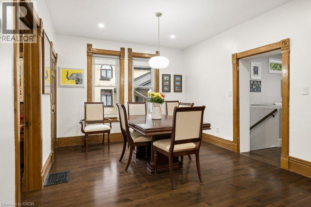 9 PARK Avenue W - 25