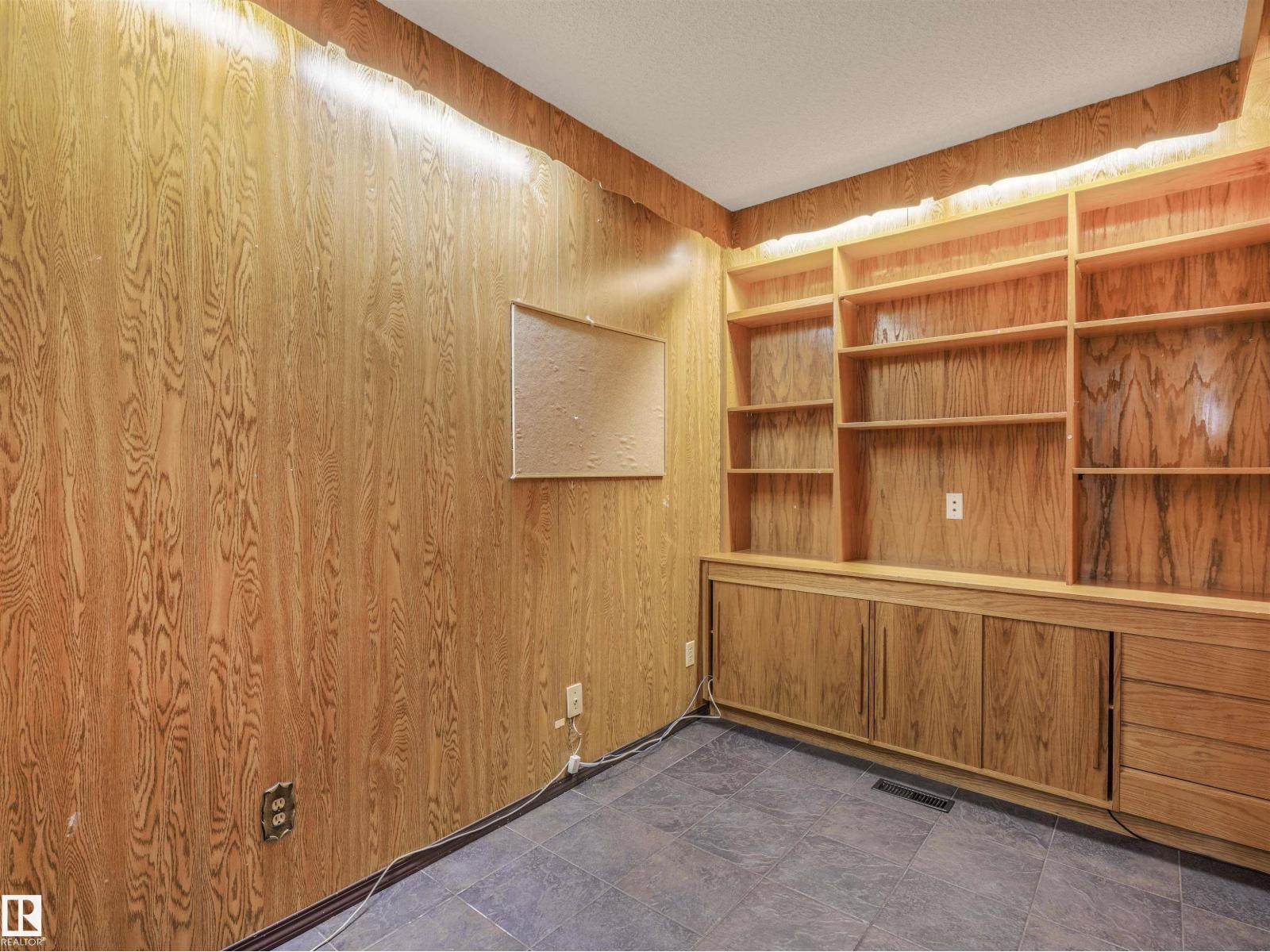 11056 166 Avenue NW - Photo 16