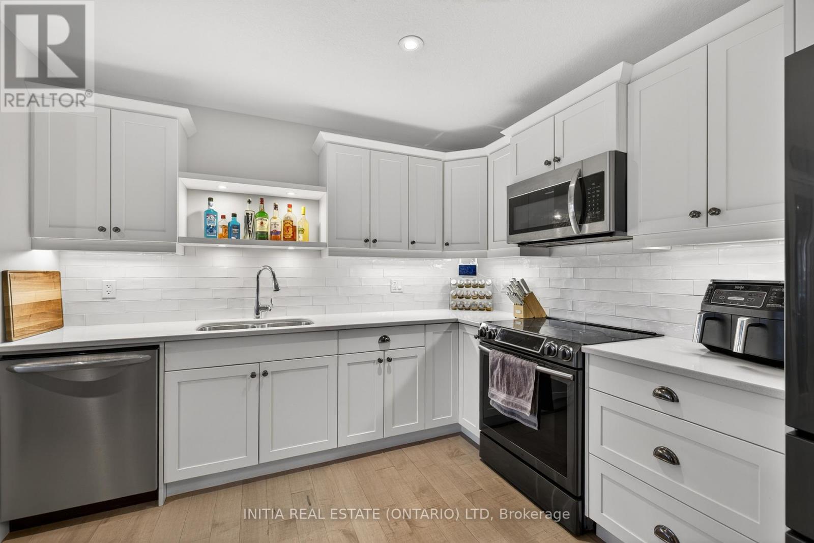 7 CORTLAND TERRACE - 15