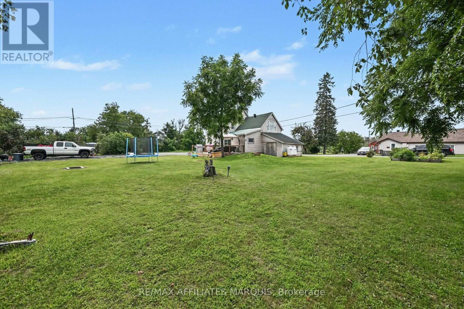 31 MINTO AVENUE - 30