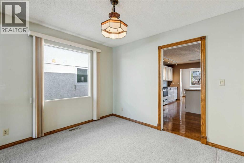 328 Norseman Road NW - 14