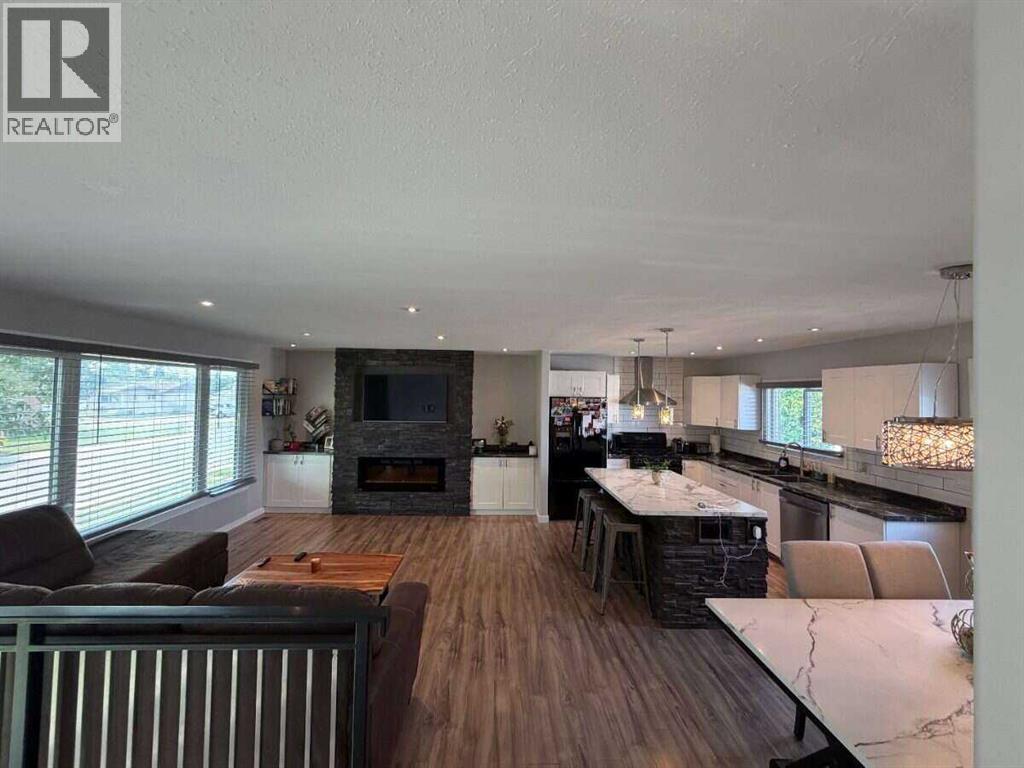 10 Chow Avenue SE - 2