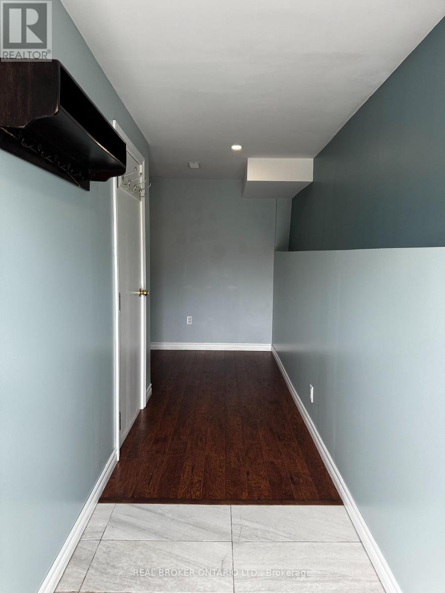 A - 34 ENGEL CRESCENT, Barrie (Letitia Heights) — photo 3