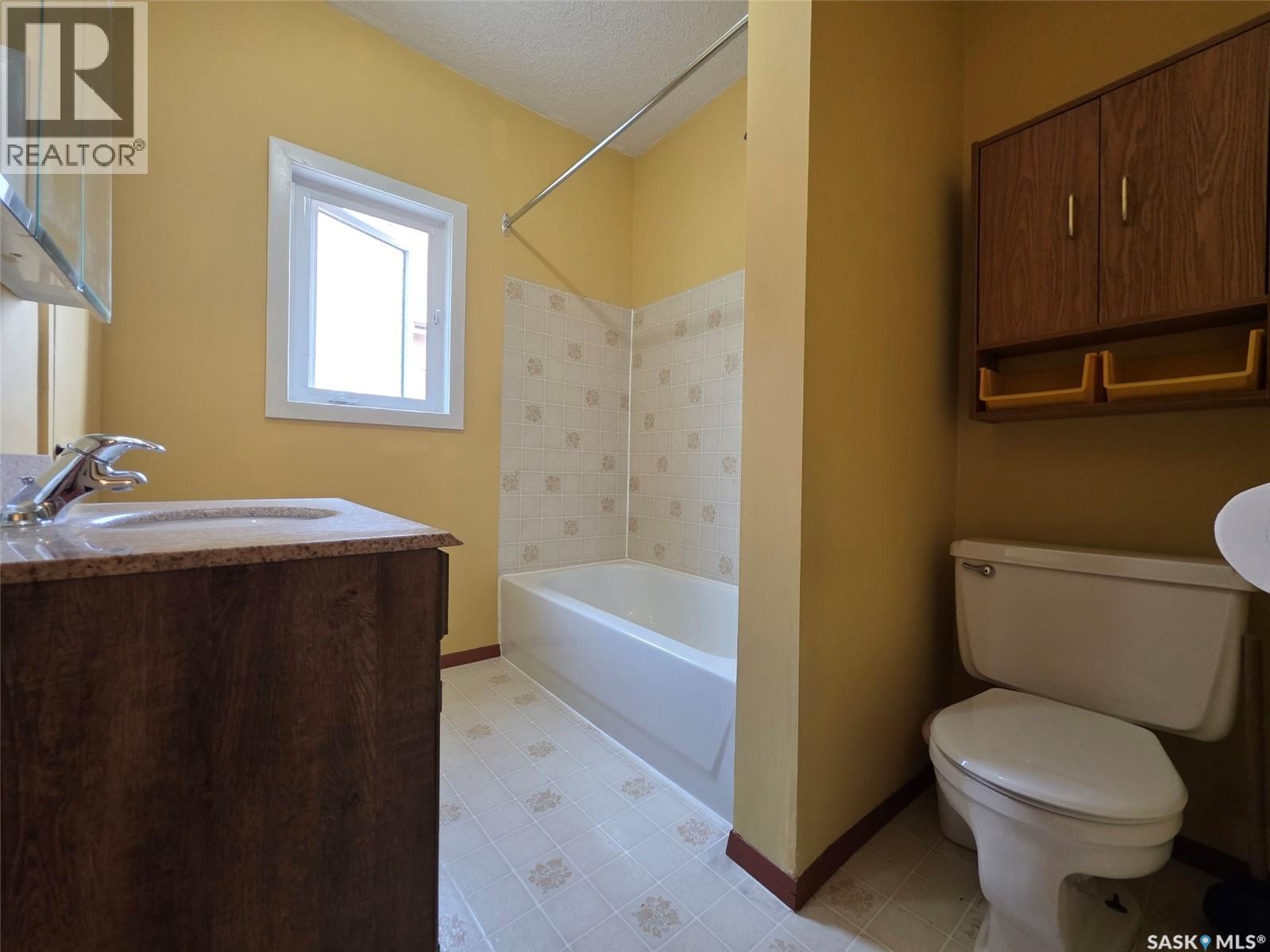 212 6th AVENUE NE - 6