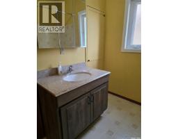 212 6th Avenue Ne, Swift Current, SK S9H2M2 Photo 7
