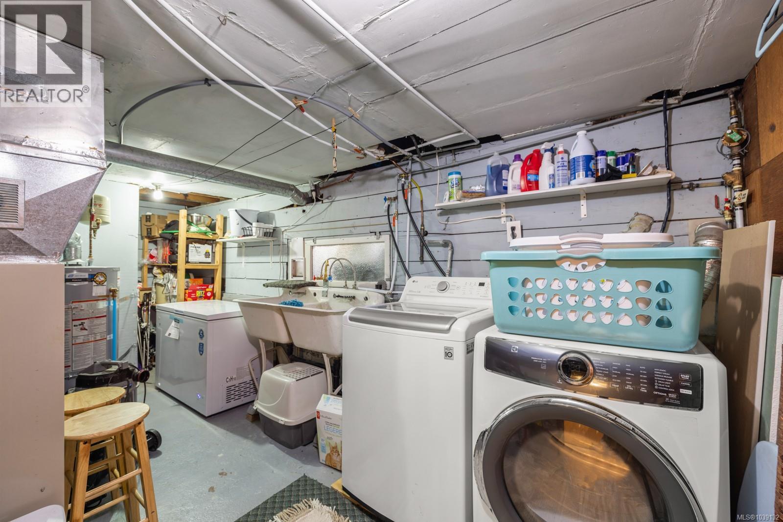 886 Maddison St - 31