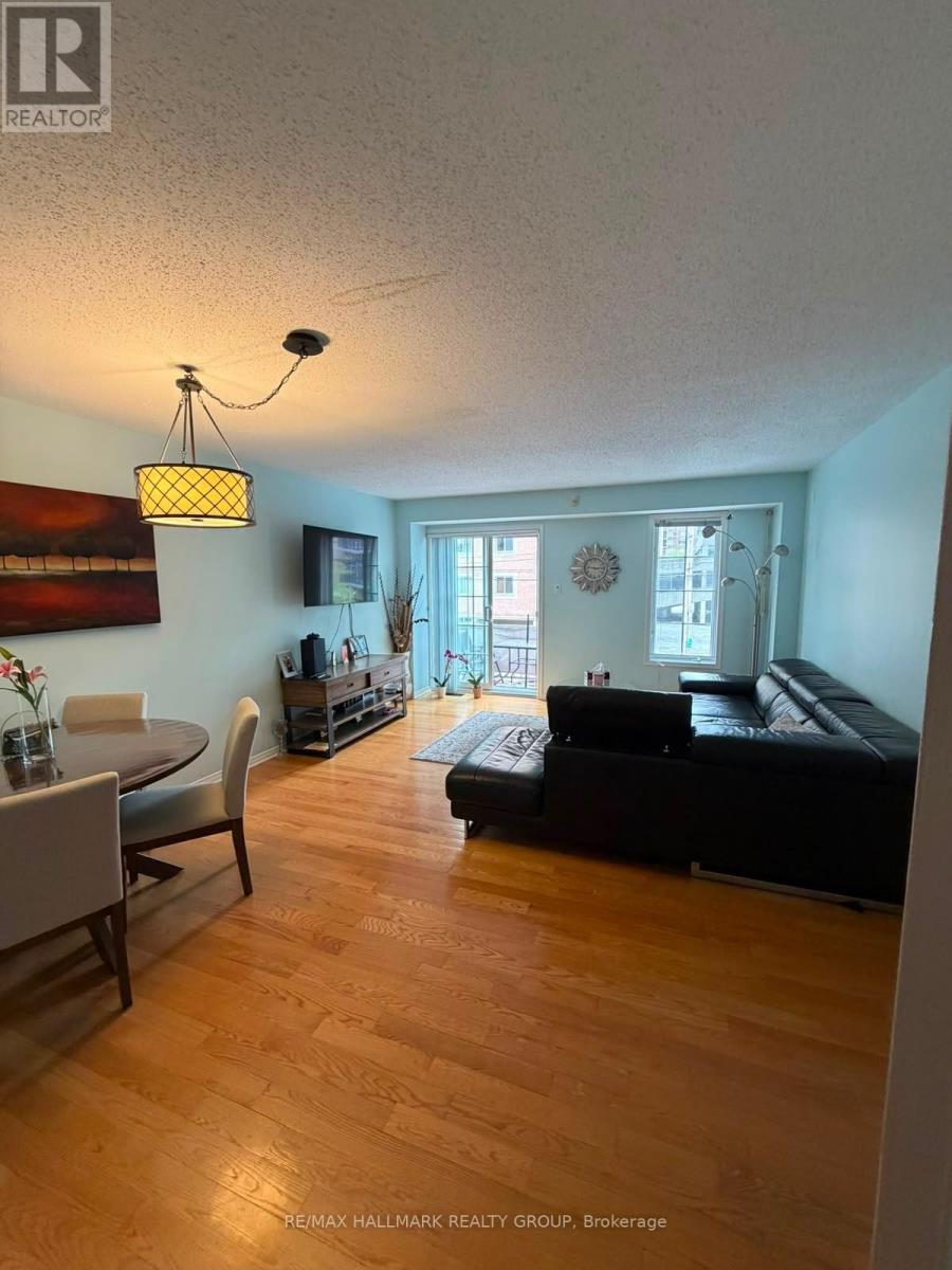 3 Bed, 3 Bath House for Rent in Ottawa – 418 SOMERSET STREET W, Ottawa – MLS# X13655242 - Image 9