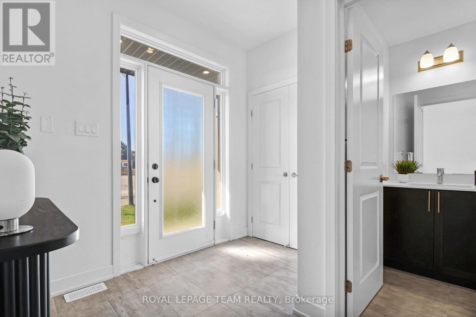 4 Bed, 3 Bath House for Sale in Ottawa – 76 BIG DIPPER STREET, Ottawa – MLS# X13655252 - Image 4