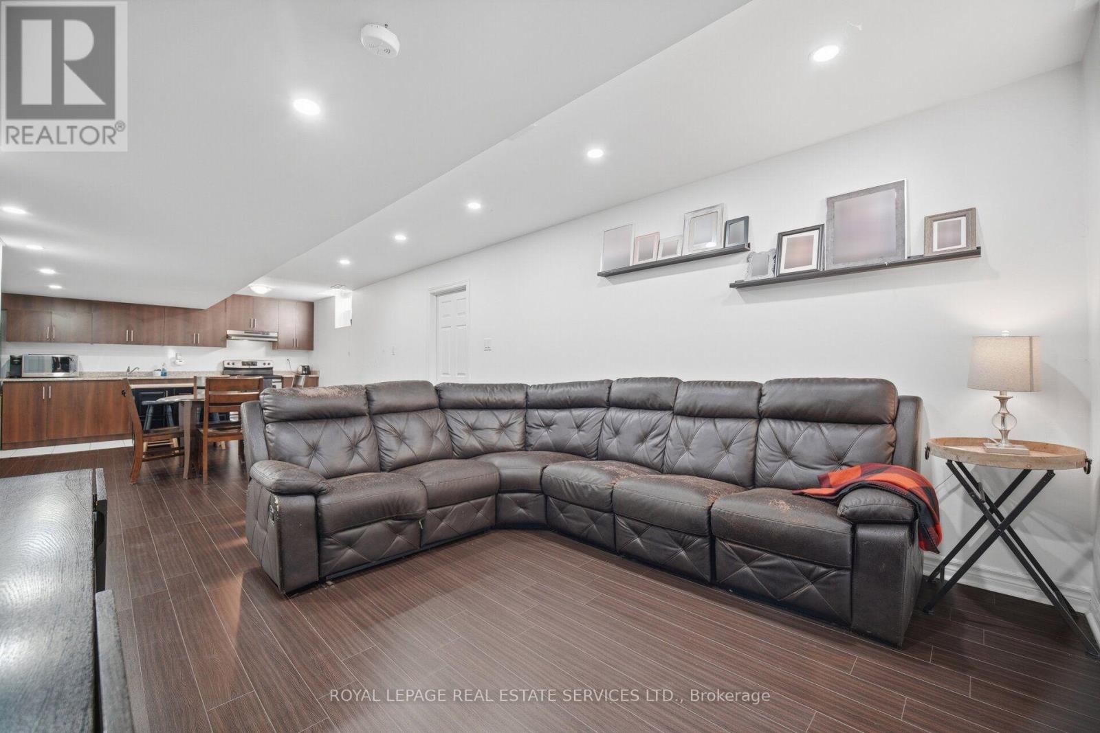 8 WARDSVILLE DRIVE - 41