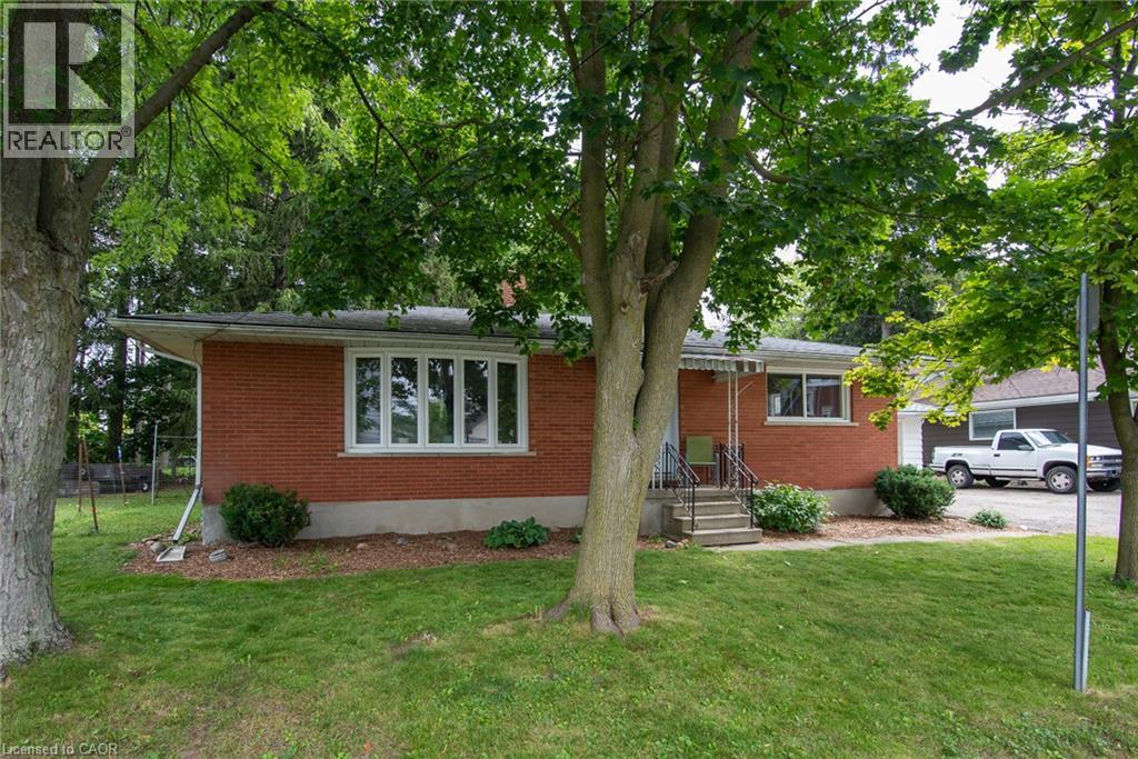 13 LEWIS Street — photo 3